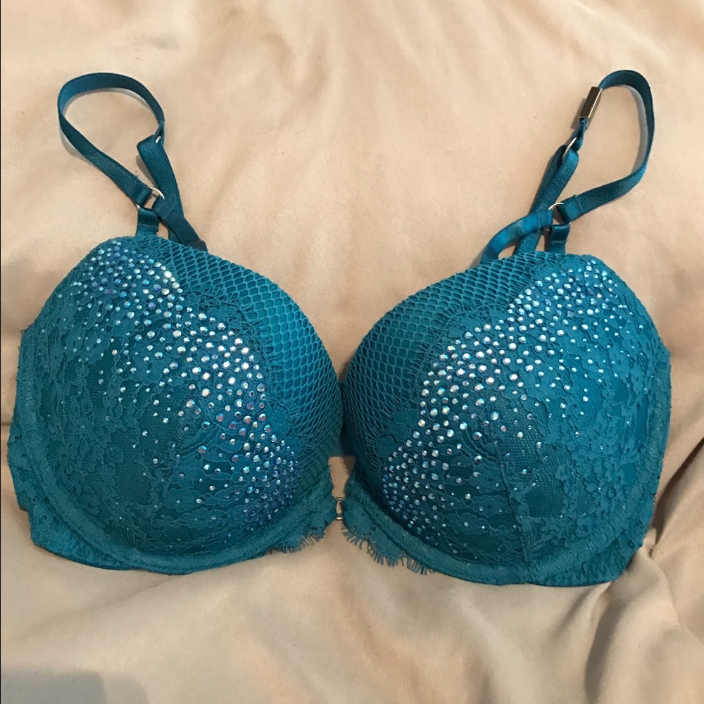 NWT VS 32DD push-up bra